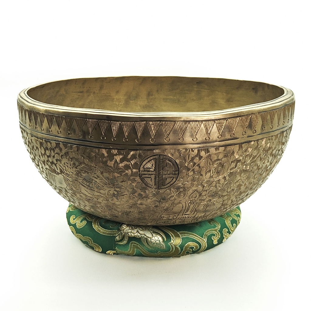 [SGP-054] KASA Jhumka Fullmoon Hand-Carving Hammered Singing Bowl "Animals" - F3 (28 cm, 2.7 kg)