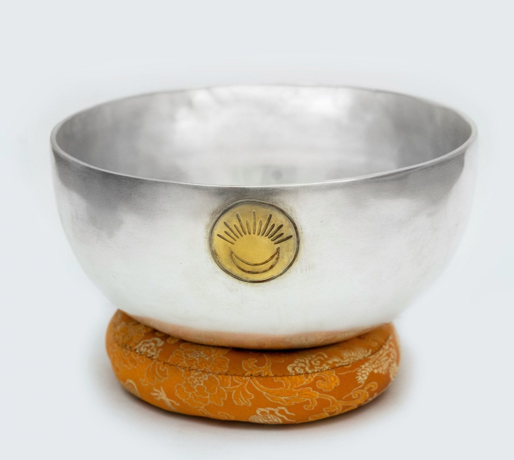 [NMS-123] Silver Newmoon Hammered Singing Bowl - A#3 (19 cm, 1.1 kg)