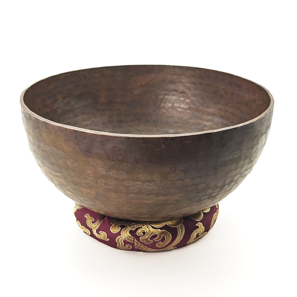 [SGP-032] Black Fire Hammered Singing Bowl - B2 (21 cm, 1 kg)