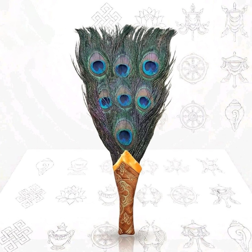 [INS-121] Ritaul Bhutan Smudge Peacock Feather Fan (7 Feathers, 32 cm)
