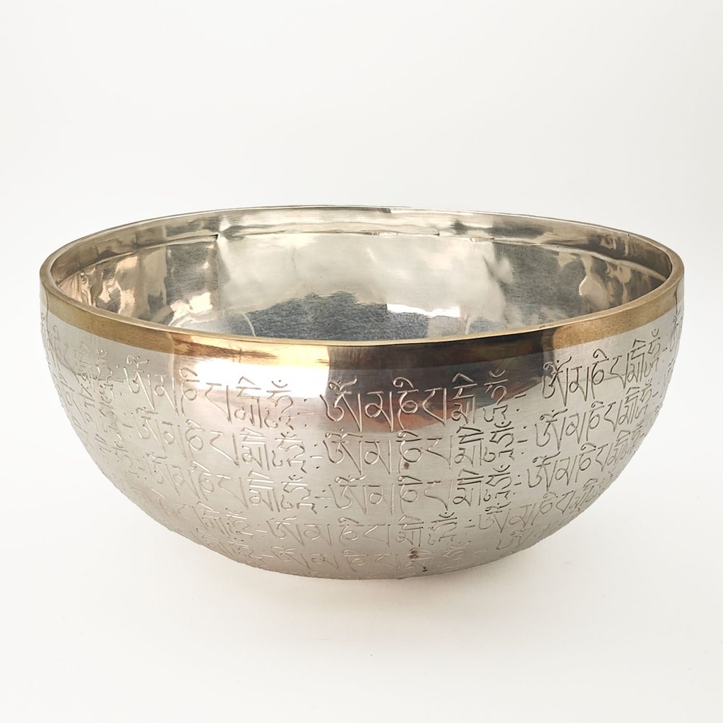 [SGP-027] Hammered Silver Plated Carved KASA Singing Bowl "Om Mani Padme Hum" - E3 (23 cm, 1.5 kg)