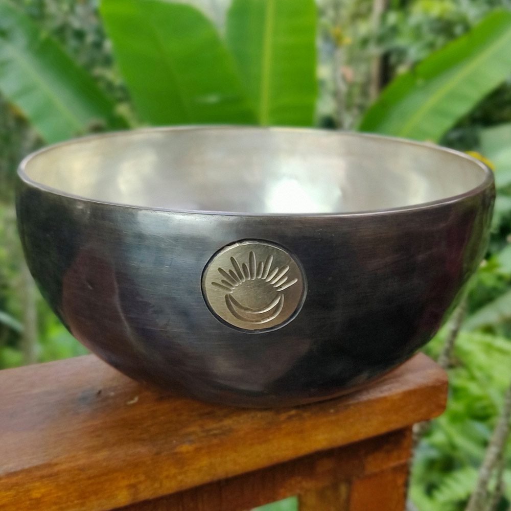 [NMH-096] Newmoon Hammered Singing Bowl - C3 (26 cm, 2.4 kg)