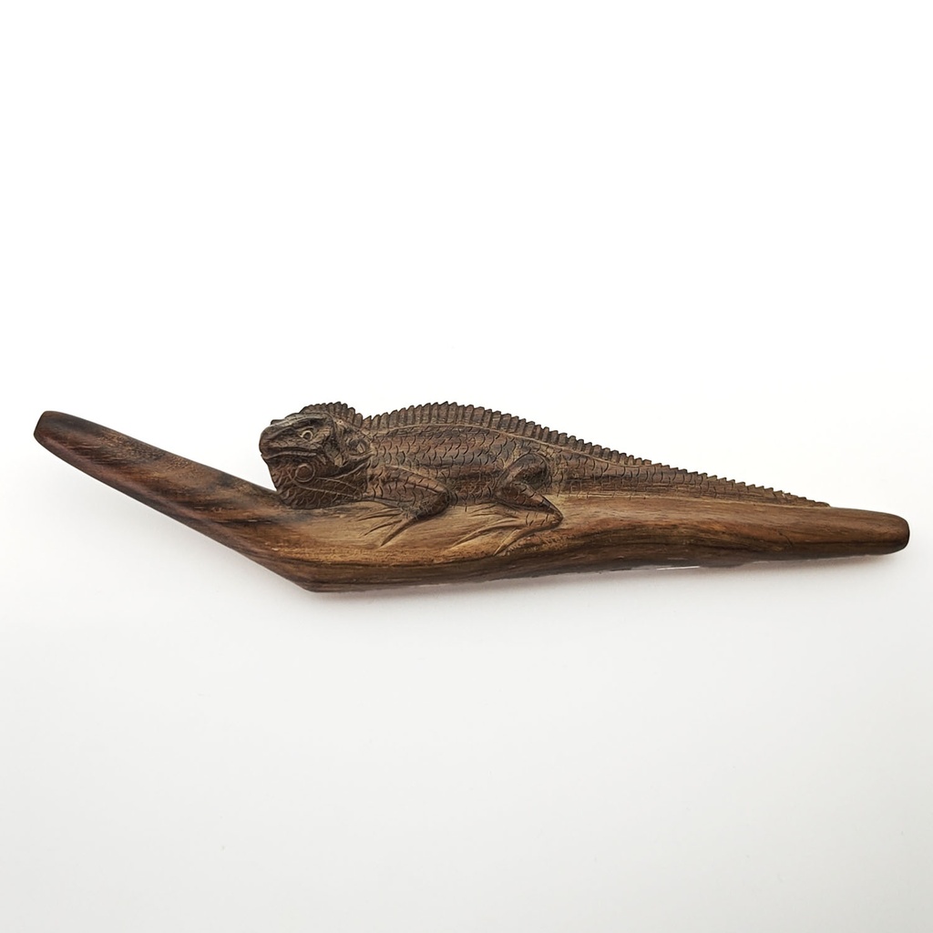 [RPA-094] Wooden Tepi Pipe "Iguana" (Sawo Wood)