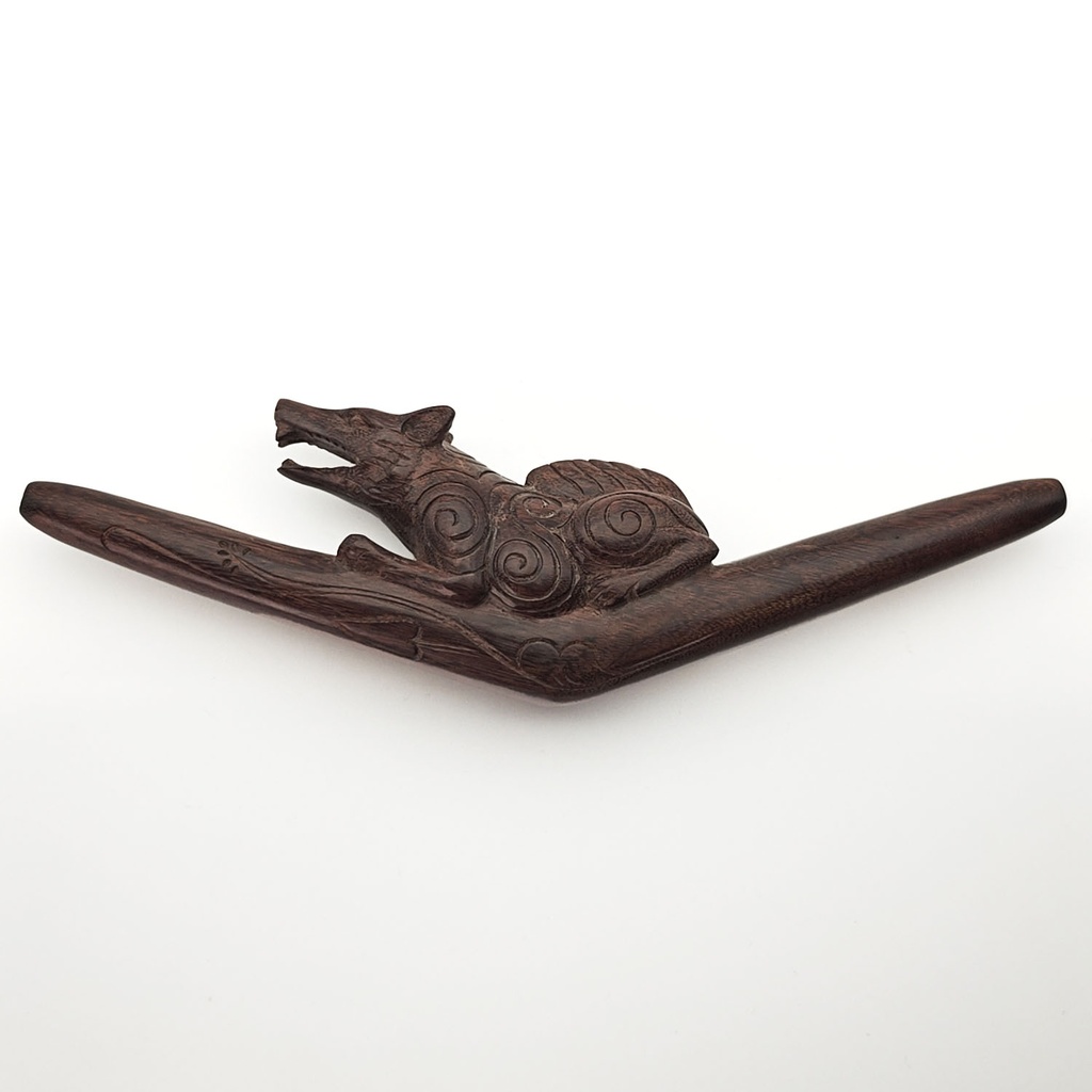 [RPA-065] Wooden Tepi Pipe "Coyote" (Tamarind Wood)